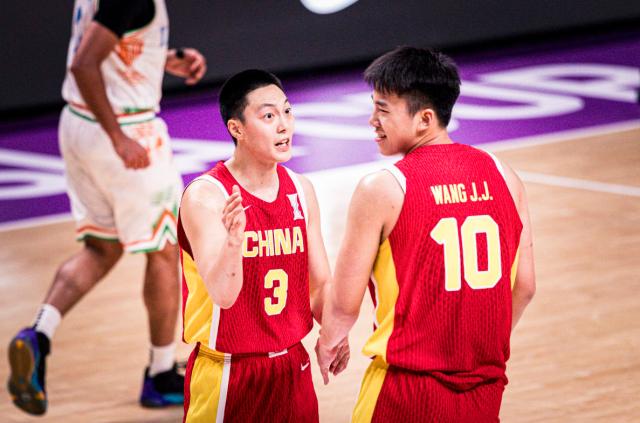 开云体育-王俊杰首发 胡明轩回暖！中国男篮赢球同时有调整