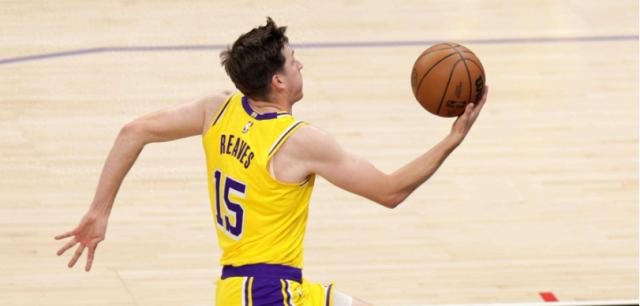 开云体育-地位起来了！湖人补强中锋不愿盲目送走里夫斯