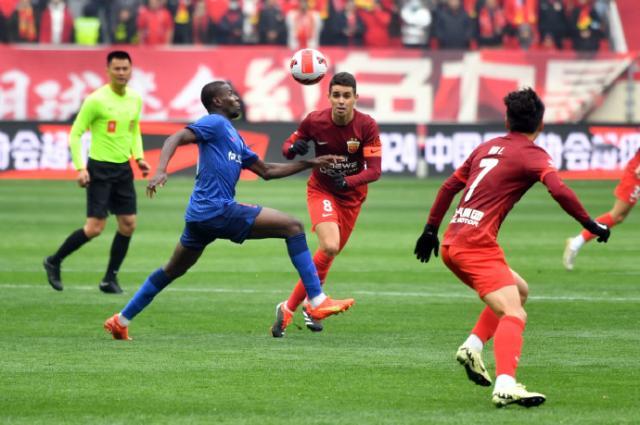 开云APP下载-【超级杯】马莱莱捡漏茹萨染红 申花1比0海港捧杯