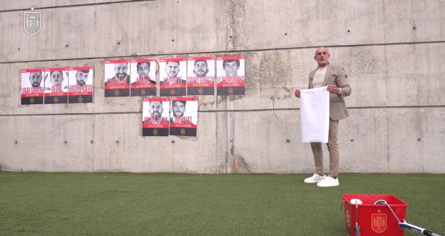 开云体育-西班牙队大名单：锋线无新意，37岁塞维防将入选