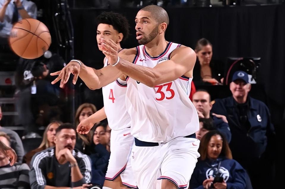 kaiyun sports-最近一段时间的状态一塌糊涂，快船对于锋线老将的使用存在问题？