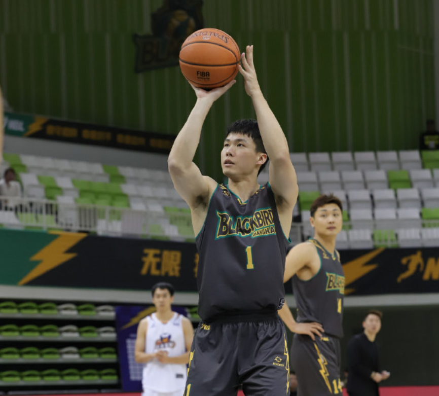 开云娱乐-首秀仅得1分！网红球员终于登场，没打就进全明星