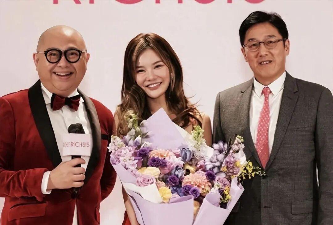 开云娱乐-生4子拿9000万豪宅却痛哭“想要尊重”：这场豪门官宣，谁赢了？